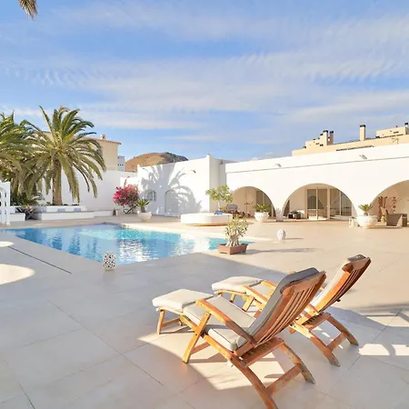 Villa Andaluz Salt Pool Bliss